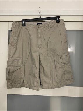Men's Tan Cargo Shorts with Multiple Pockets